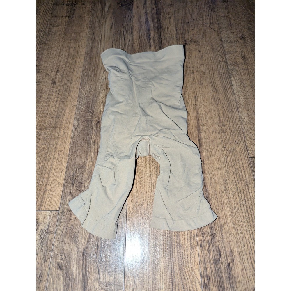 SKIMS Seamless Sculpt Mid Thigh Shorts High Waist Shapewear Size S